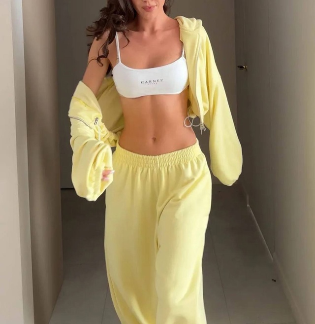 Спортивный костюм 22973491