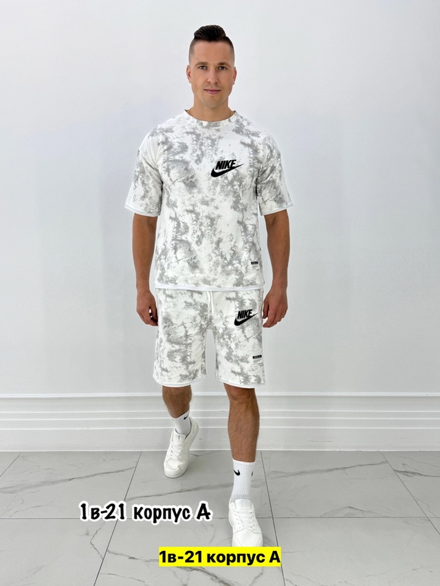 Спортивный костюм 22972659