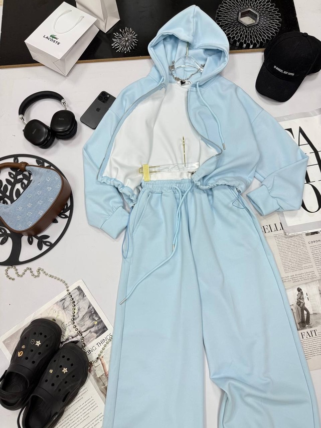 Спортивный костюм 22973491