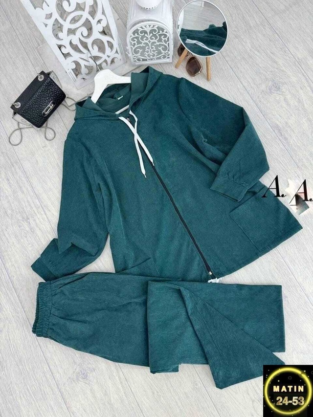 Спортивный костюм 22975986