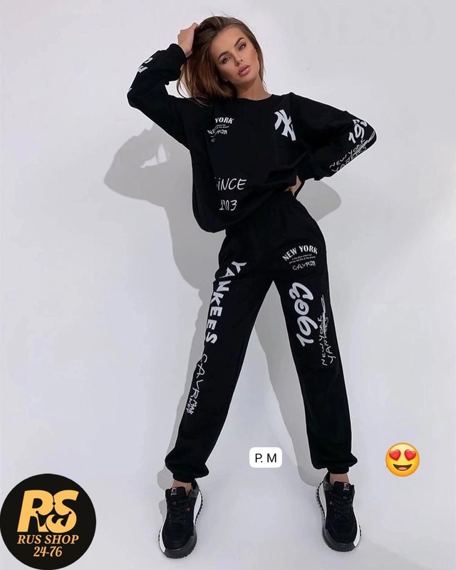 Спортивный костюм 22977545