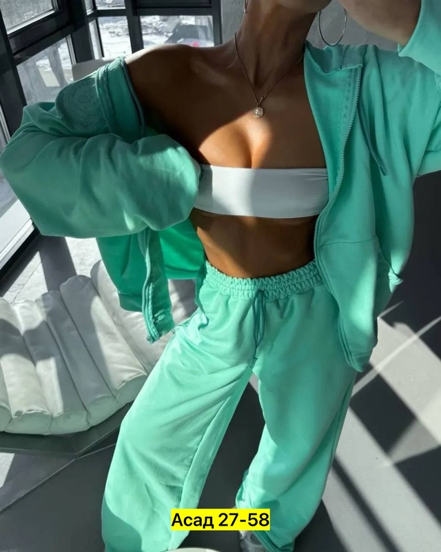 Спортивный костюм 22986194