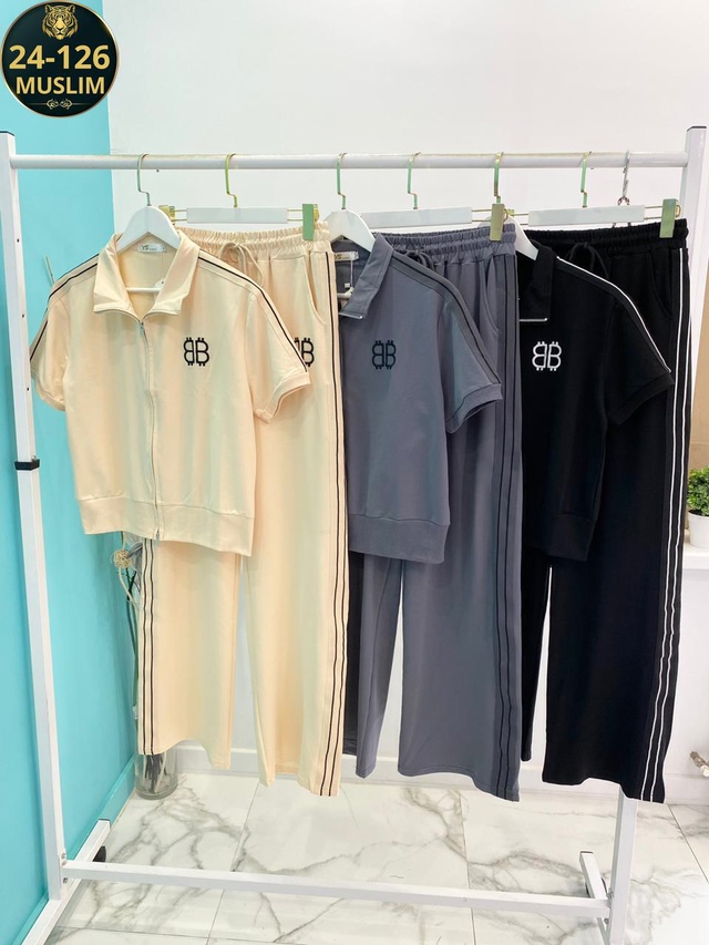 Спортивный костюм 22985704