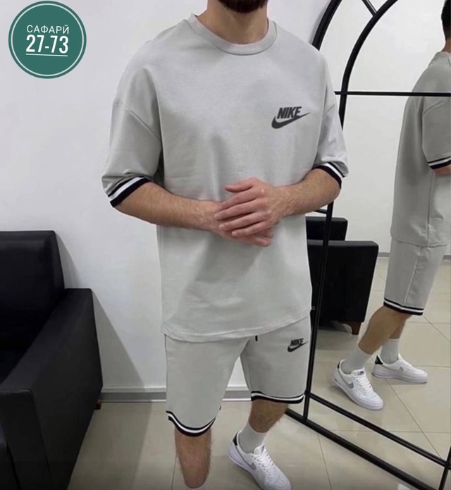 Спортивный костюм 22991774