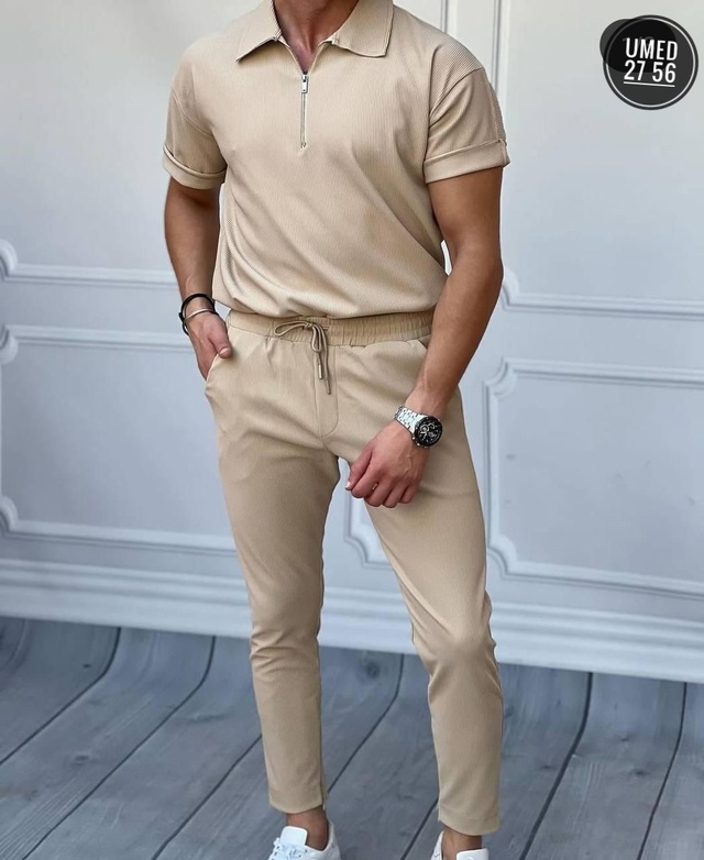 Спортивный костюм 22991782