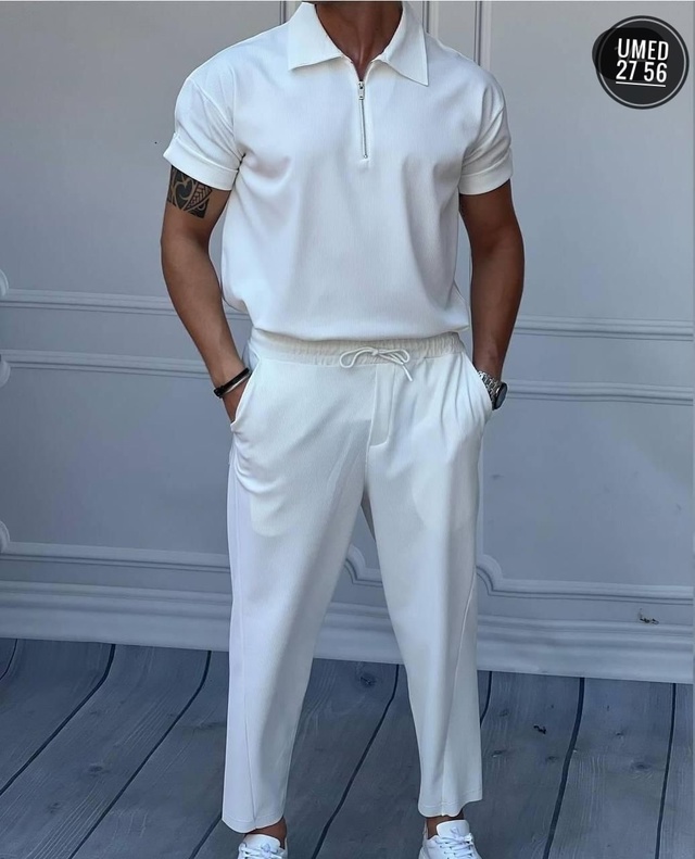 Спортивный костюм 22991782