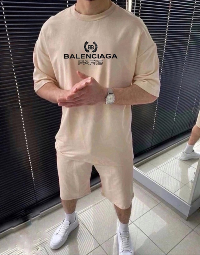 Спортивный костюм 22993794