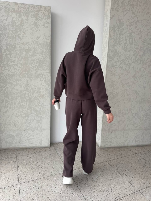 Спортивный костюм 22993829