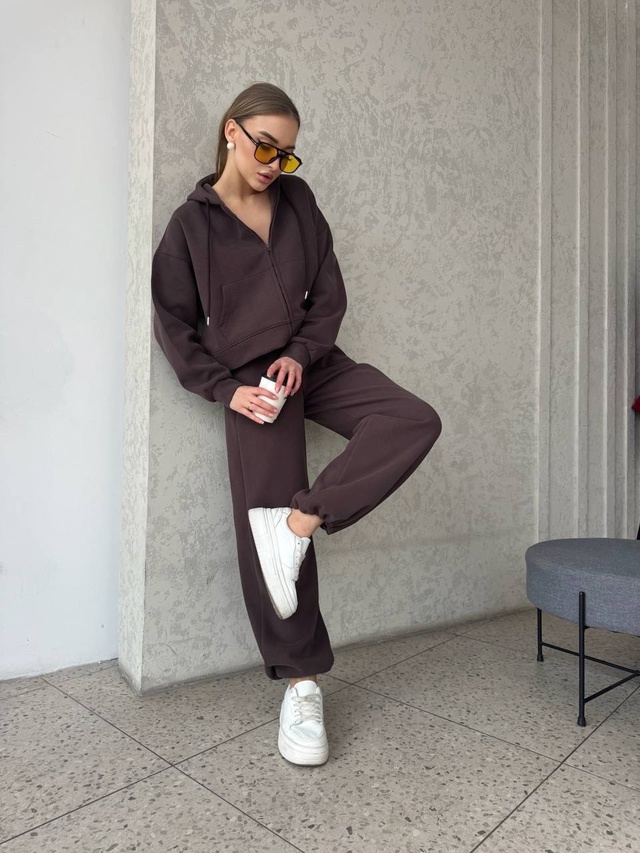 Спортивный костюм 22993829