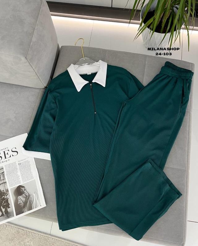 Спортивный костюм 22995603