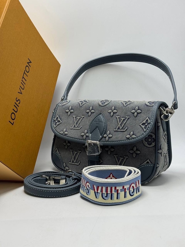 Джинсы 22995638