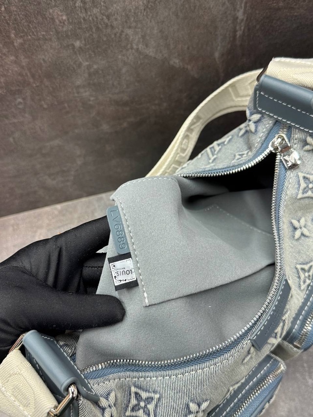 Джинсы 22997092