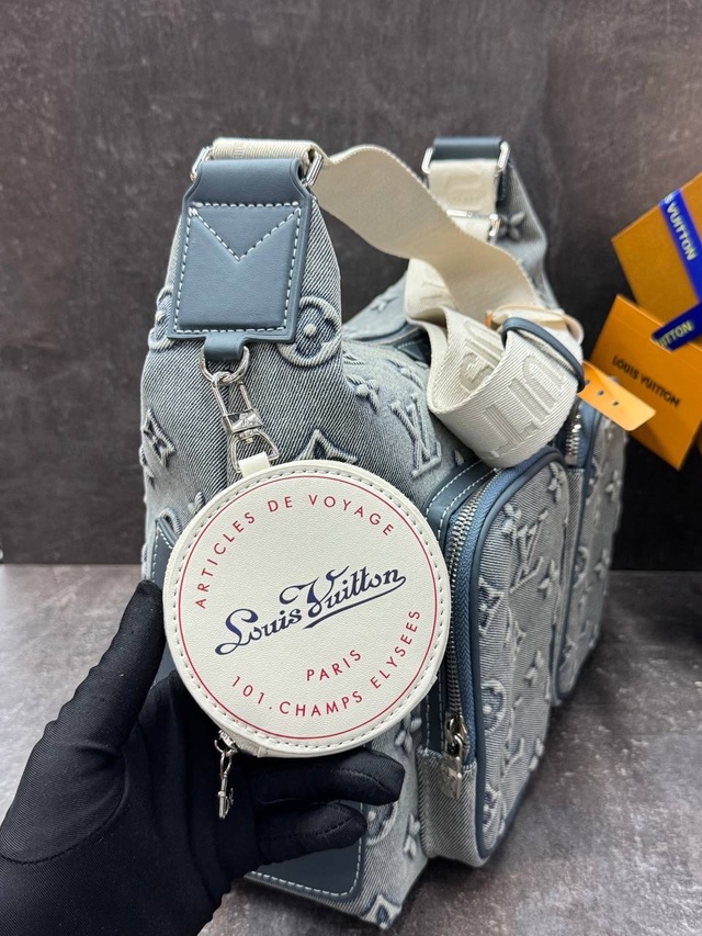 Джинсы 22997092