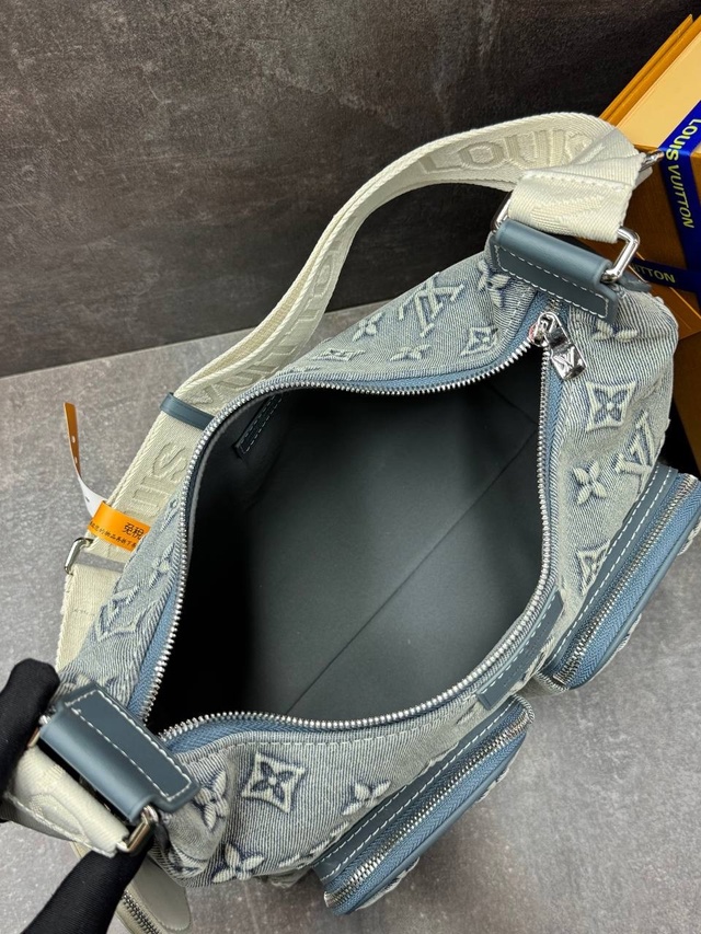 Джинсы 22997092