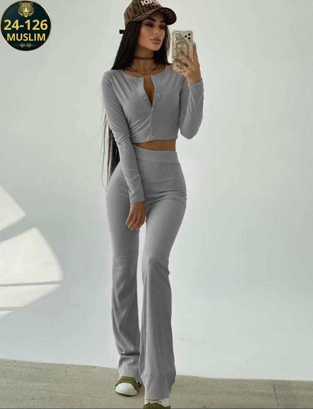 Спортивный костюм 22997699