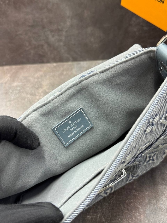 Джинсы 22997094