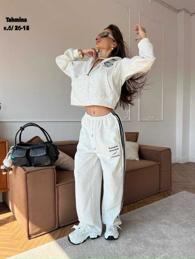 Спортивный костюм 23023441