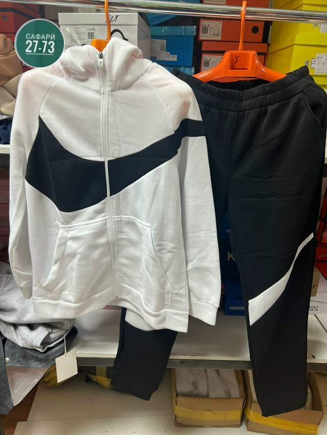 Спортивный костюм 23025559