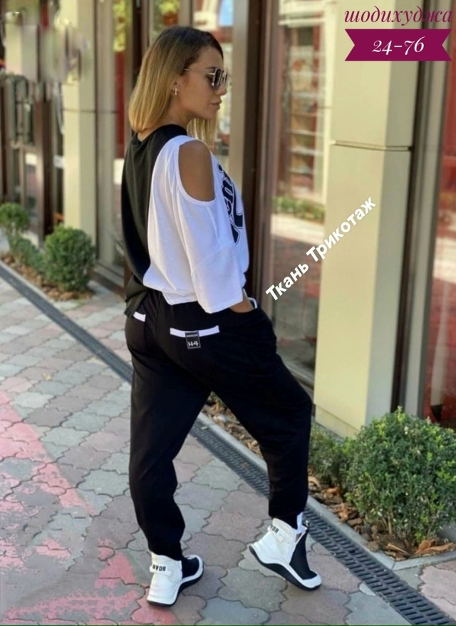 Спортивный костюм 23026842