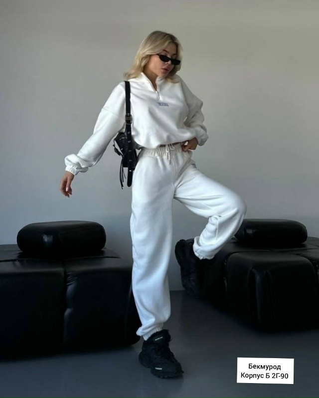 Спортивный костюм 23044617