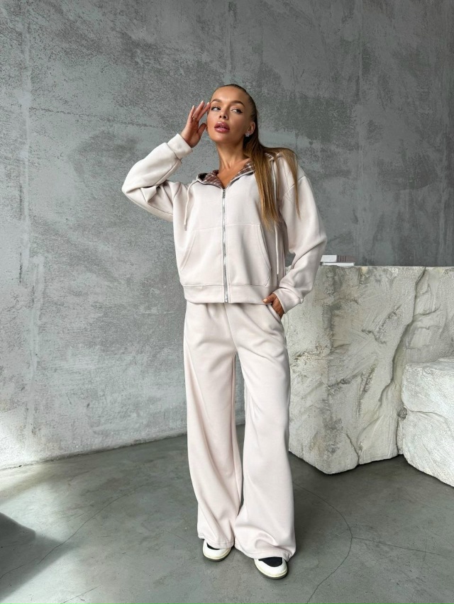 Костюм 23045925