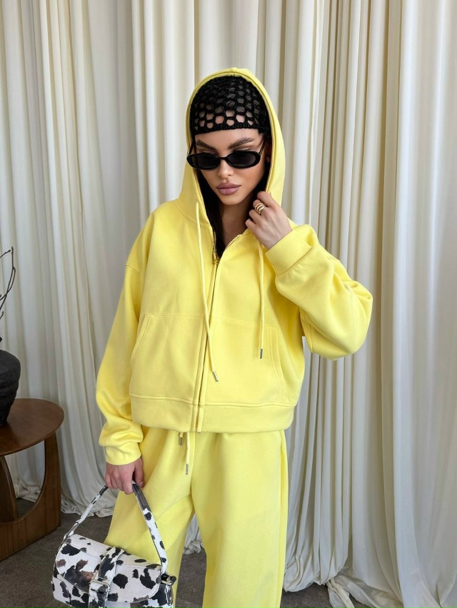 Спортивный костюм 23045854