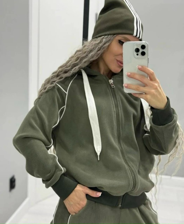 Спортивный костюм 23062825