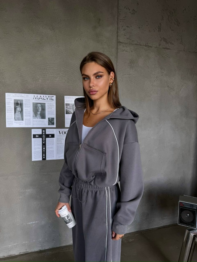 Спортивный костюм 23065397