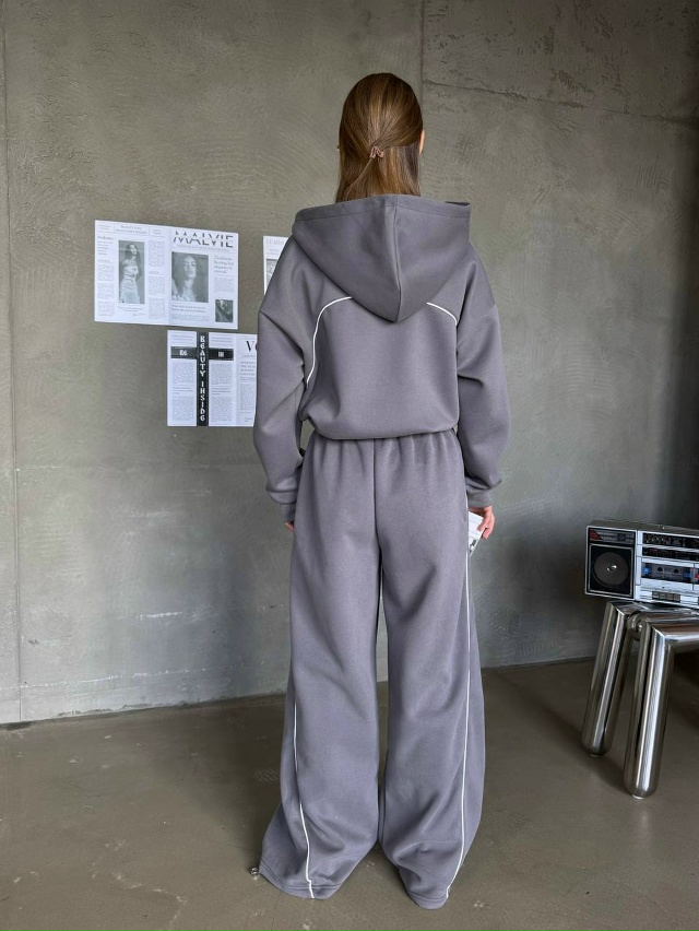 Спортивный костюм 23065397