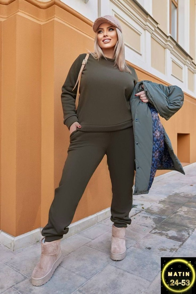 Спортивный костюм 23082882