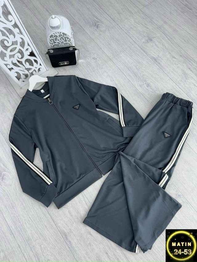 Спортивный костюм 23082883