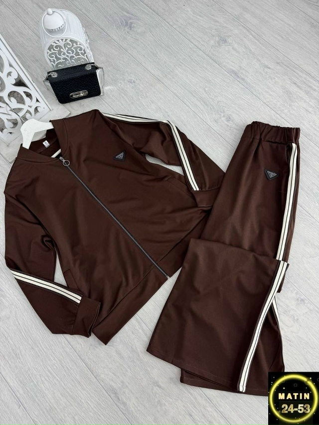 Спортивный костюм 23082883