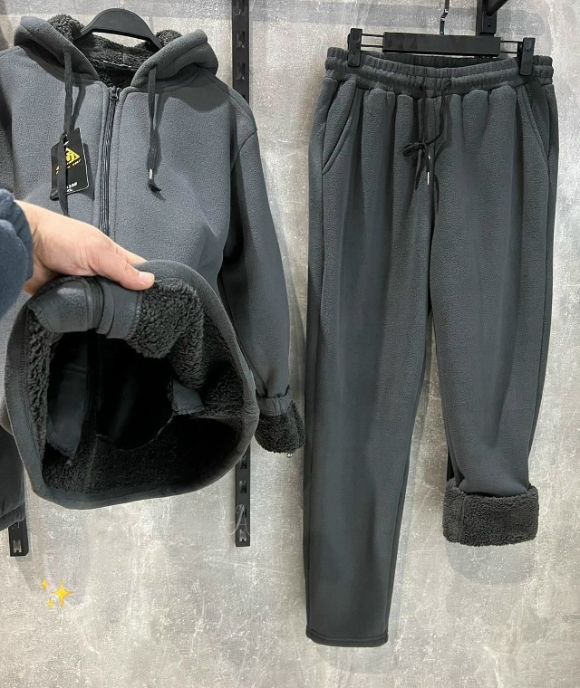 Спортивный костюм 23084869