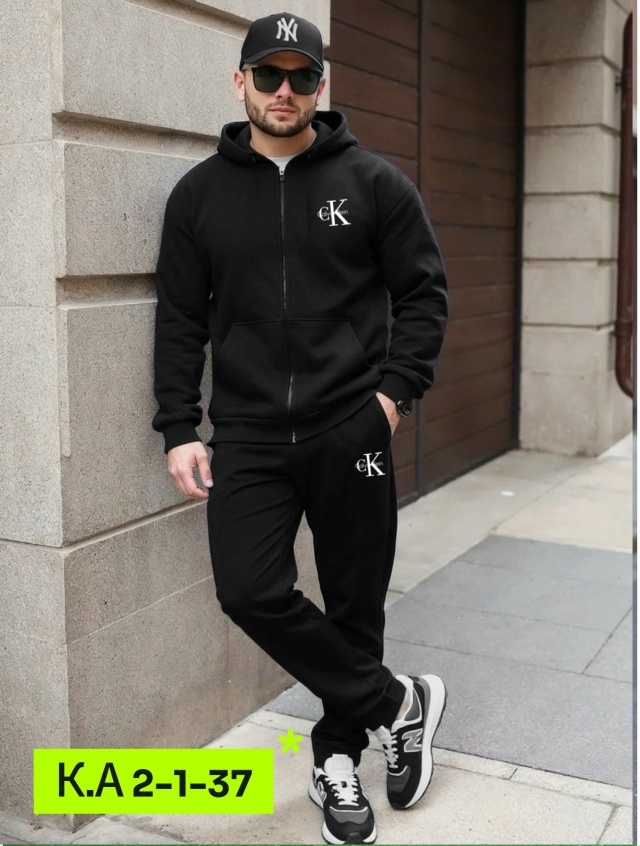 Спортивный костюм 23085828