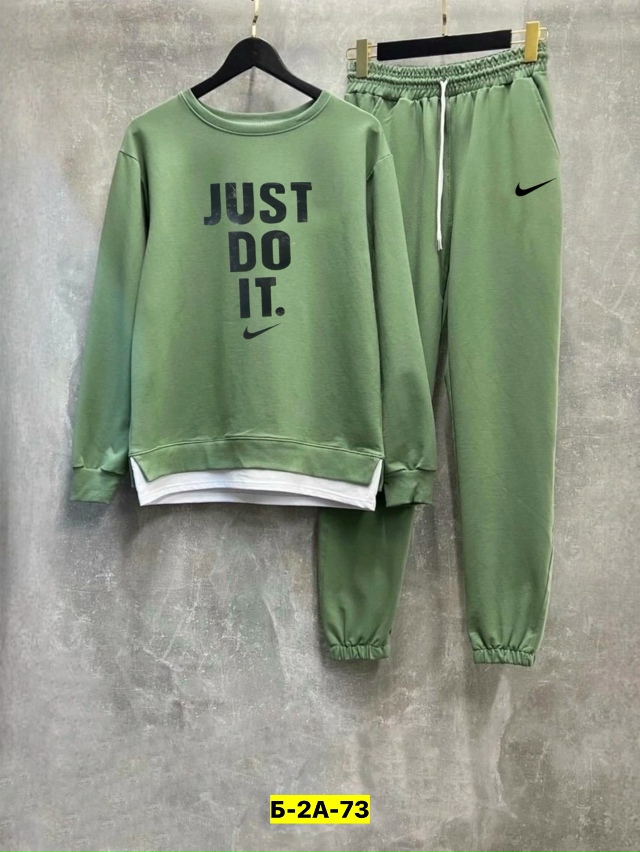 Спортивный костюм 23092638