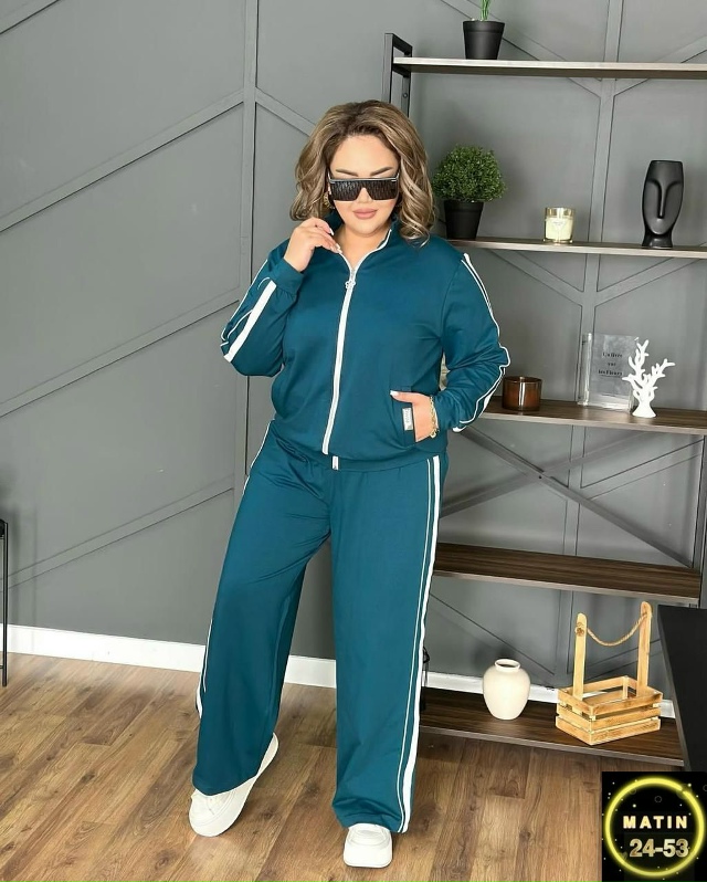 Спортивный костюм 23102933