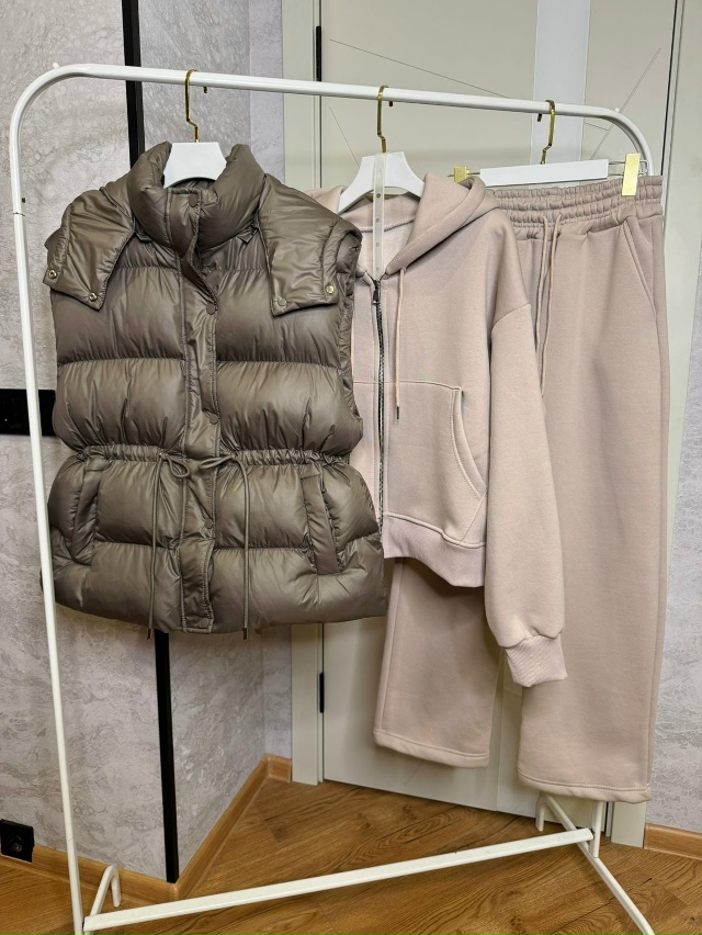 Спортивный костюм 23105449