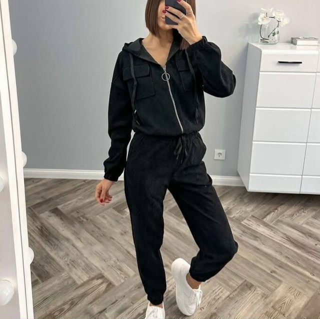 Спортивный костюм 23105742