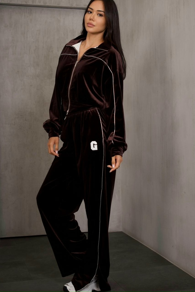 Спортивный костюм 23106592