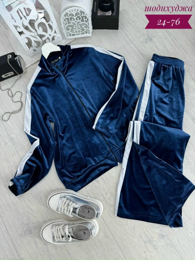 Спортивный костюм 23108461