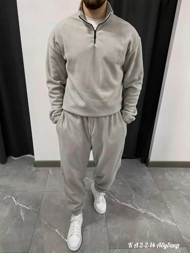 Спортивный костюм 23108291