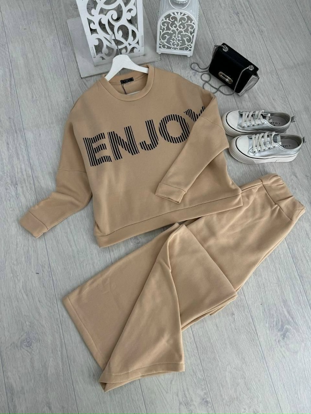 Спортивный костюм 23109692