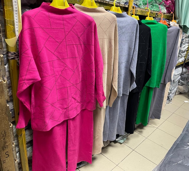 Спортивный костюм 23109694