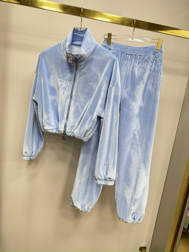 Костюм 23112390