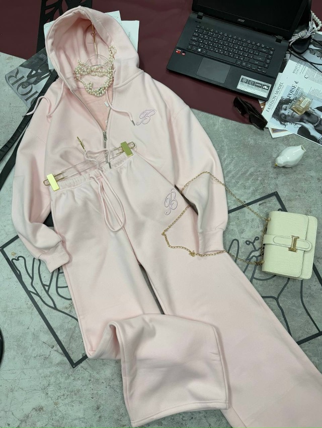 Спортивный костюм 23115340