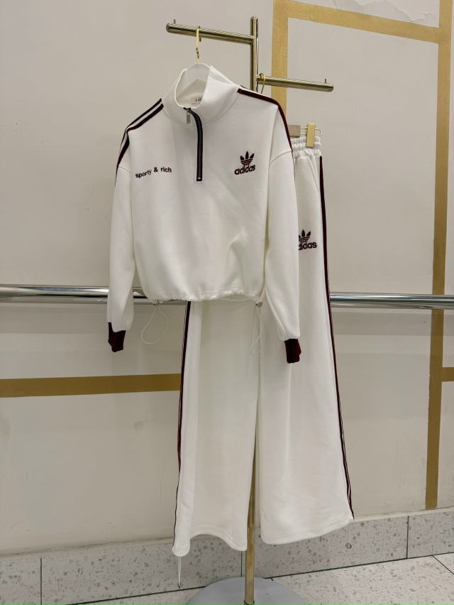 Спортивный костюм 23118563