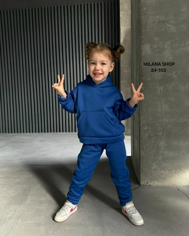 Спортивный костюм 23119616