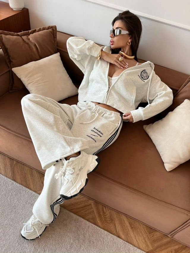 Спортивный костюм 23126574