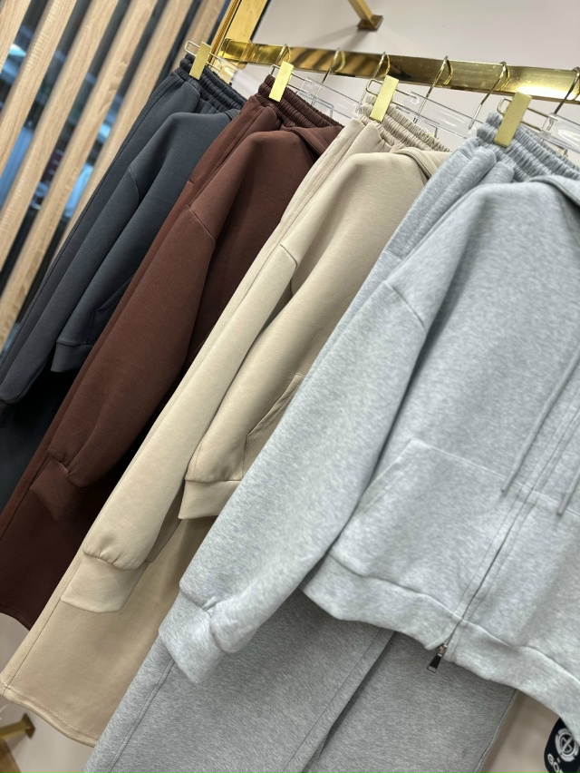 Спортивный костюм 23128268