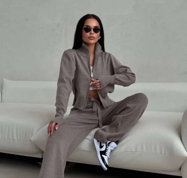 Спортивный костюм 23127870